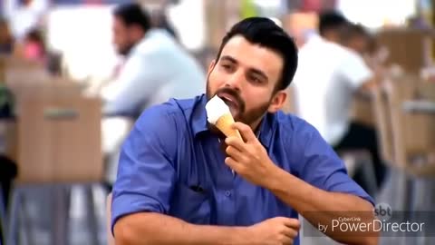 BLIND MAN EATING ICE CREAM IN PUBLIC PRANK!