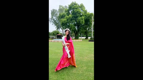 Neelam Hamdard Vlog35 Desi Beauty Queen walk with Mrs India 2024 Crown