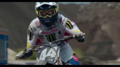 Difficult motocross! Powerful video!