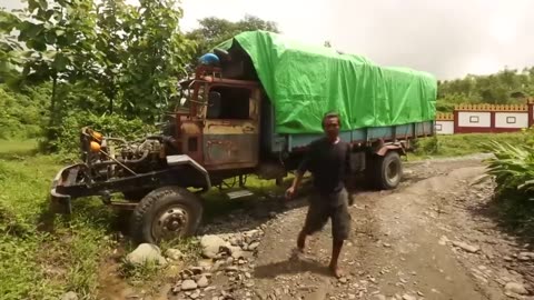 En Birmanie, le réseau de routes vous font devenir fou