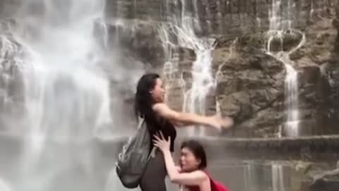 PEOPLE FALLING IN TO THE WATER #shorts #18 #waterfails #failcompilation #funny #memes #funnyclips