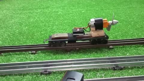 PROPELLER POWERED O GAUGE AERO CAR