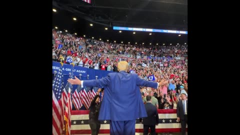 President Trump ends his Long Island rally to Nessun Dorma like the true maestro he is! 🇺🇸🎶