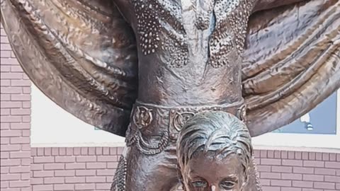 Elvis Presley bronze statues