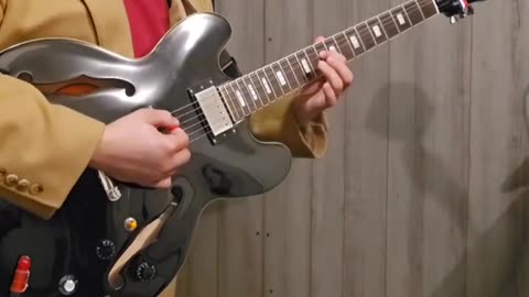 Epiphone es335 pro guitar sound demonstration.