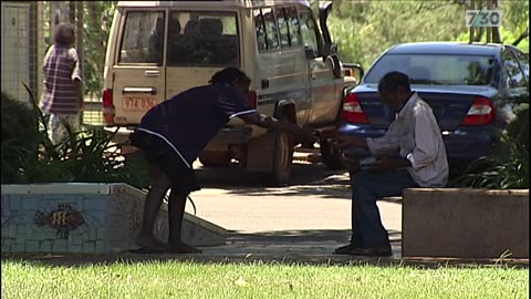 Tobacco retail sales are plummeting but it's not because people have quit smoking | 7.30