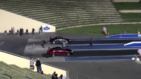 Toyota Supra vs Nissan Skyline 1/4 mile drag race