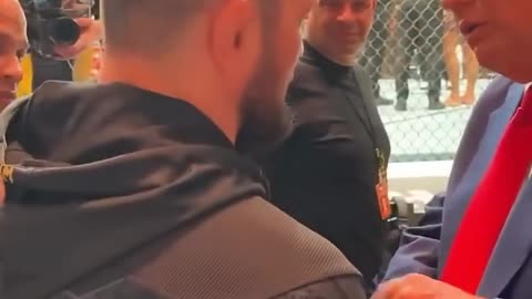 🤝 KHABIB NURMAGOMEDOV SHAKES HANDS WITH DONALD TRUMP