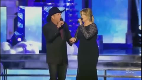 Garth Brooks & Trisha Yearwood - Marshmallow World