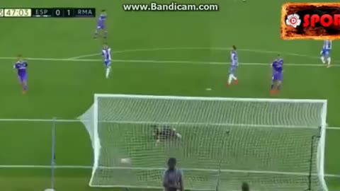 VIDEO : James Rodriguez just scored this wonderful goal with a great shot out of the box