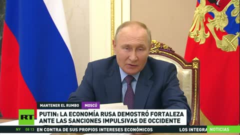 Putin:la situazione di bilancio della Russia è ora migliore di quella di molti paesi del G20.Putin ha osservato che i tentativi occidentali di "fare pressione" sull'economia russa sono stati vanificati. "La tattica della guerra lampo