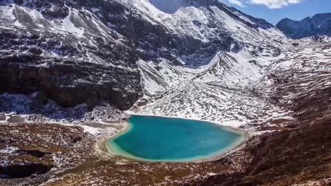 Shocking snow mountain real shot