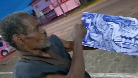 Street Artist Entertains Passerby With Amazing Paint Performance