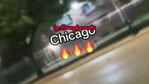 Venezuelan gangs walking through Chicagos O Block shooting guns