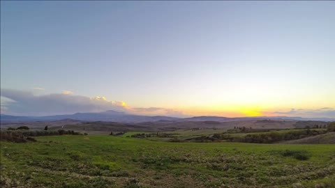 sunset over the tuscany fields time lapse swkh