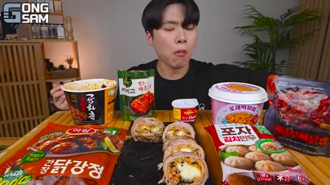 FIRE Noodle, HOT DOG, GIMBAP, and Tteokbokki Eating Sound at ASMR MUKBANG Convenience Store!