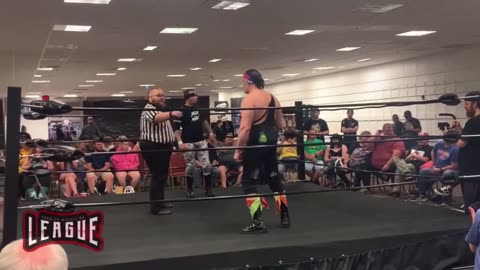 Premier Wrestling League:Johnny Swinger vs Yela Man