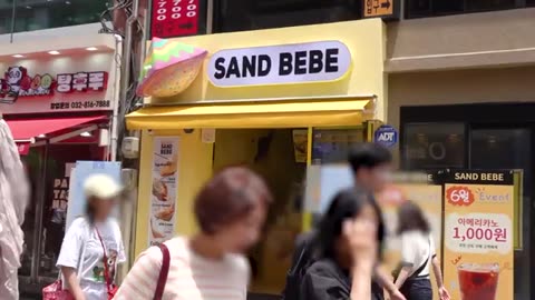 Are these sandwiches? Crispy Fried Sandwich with Lots of Cream - Korean street food