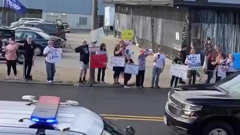 Scranton, PA Welcome "F*ck Joe Biden" to his motorcade