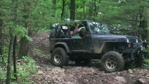 YJ Wrangler rocky hill ascent first attempt KROCKS