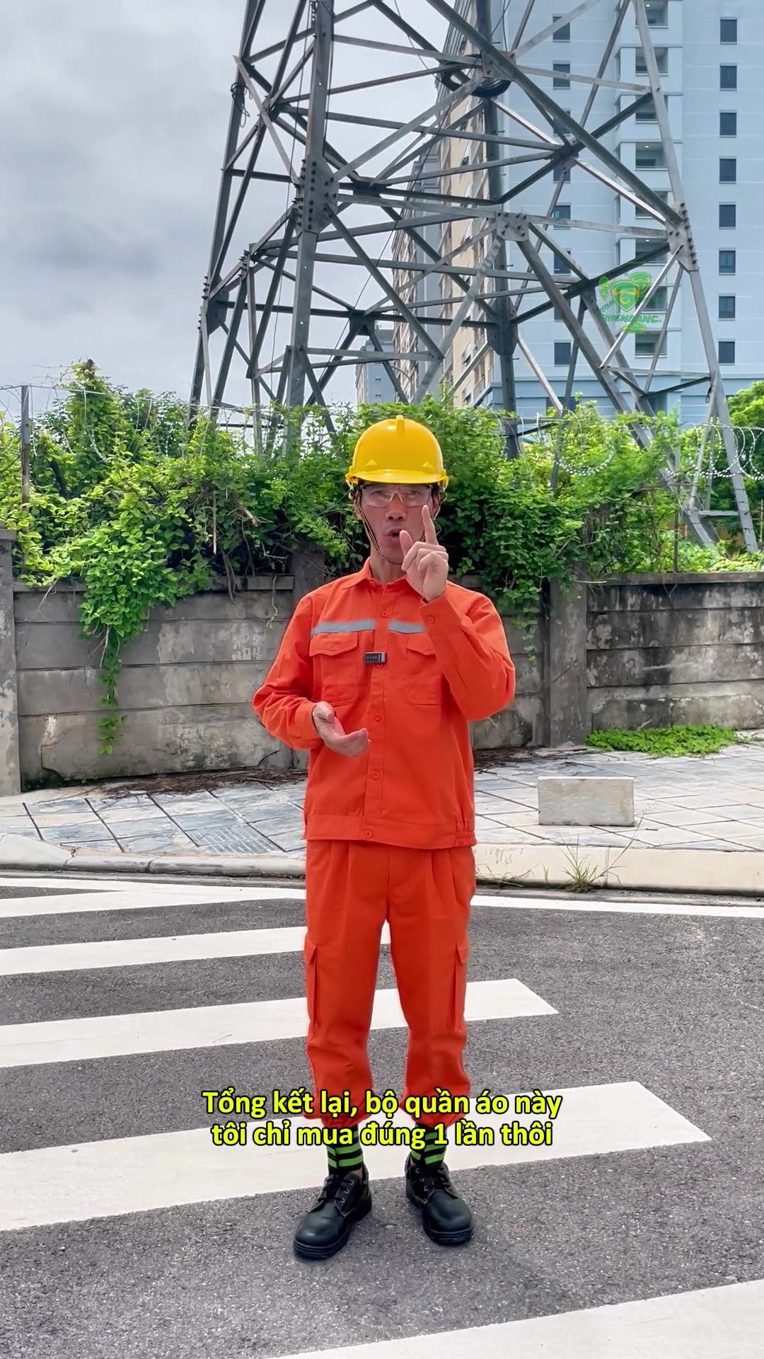 Su that ve quan ao dien luc tieu chuan day co nao?