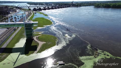 Waters Continue to Rise in Davenport, Iowa.