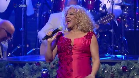 Darlene Love - Christmas (Baby Please Come Home) [Live on David Letterman]