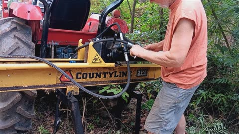 Rebuilding the hydraulic log splitter...