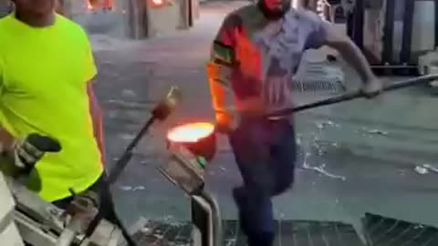 Watch how glass is made