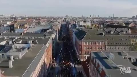 what a historic crowed in Denmark protesting for the palastinian right