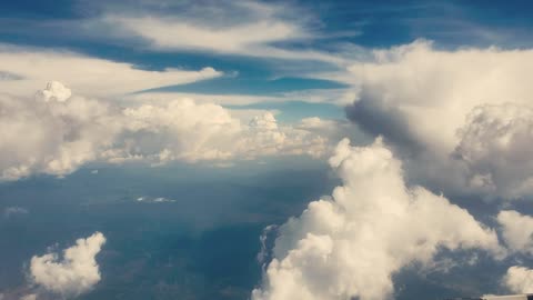 Time delay photography system passes through white clouds 1