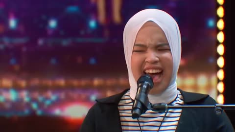 GOLDEN BUZZER! Simon Cowell Asks Blind Singer Putri Ariani to Sing SECOND SONG on AGT 2023!