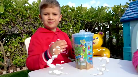 Diana and Roma Learn to share toys. Funny stories about slime