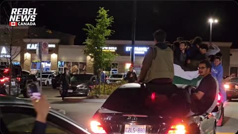 TRUDEAU'S CANADA🇨🇦PALESTINIANS IN MISSISSAUGA, ONTARIO - CHEER FOR INVASION