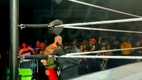 BRAUN STROWMAN DESTROYS OMOS WWE LIVE EVENT 2022 | BRAUN STROWMAN VS OMOS WWE LIVE EVENT 2022