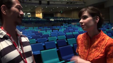 Hawk Liu interviews Hilary Maiberger (Belle) Beauty and the Beast in Singapore 2015