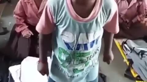 Funny video || ye konsa school ka student h 😂