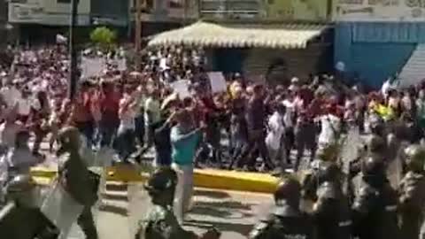 Venezuelanos nas ruas contra ditadura