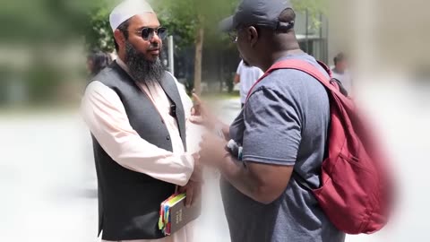 HEY DON'T RUN!-🔥❗Christian Insults ALLAH & Prophet - Honest Preacher admits Bible Errors