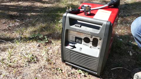 RV Life - Honda Generator Compact & Quiet