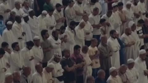 Jumma ki namaz (Friday prayer) Islam mein bahut ahmiyat rakhti hai.