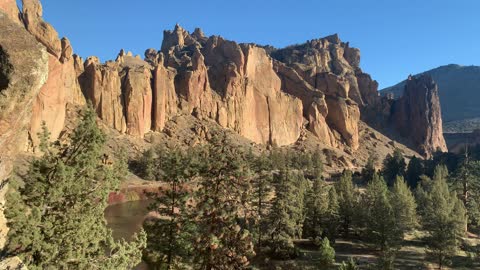 Hidden Lookout Perch – Smith Rock State Park – Central Oregon – 4K