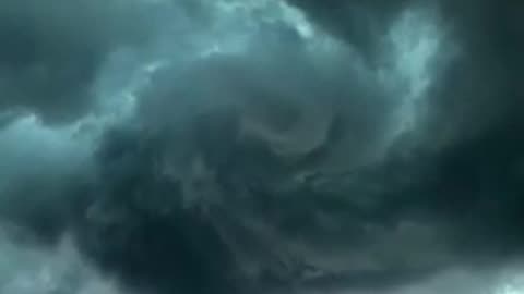 Rare & impressive mammatus clouds form over Colorado