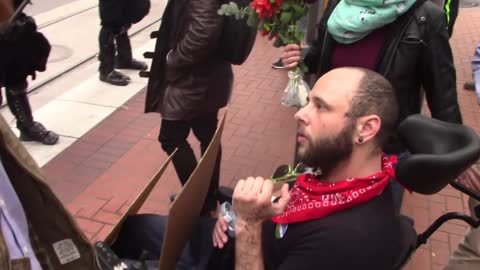 Clueless Portland #OccupyCityHall #BlackLivesMatter Protesters Get Heckled By Some Common Sense