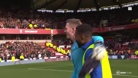 UNREAL FOREST LIMBS AFTER LIVERPOOL WIN! ❤️🌳 Dean Henderson Is In With The Supporters!