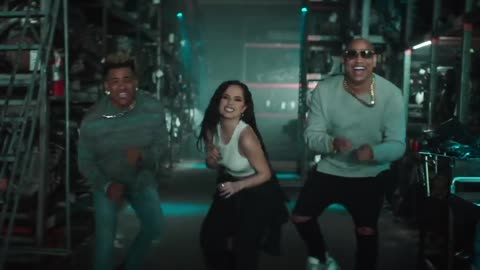 Gente de Zona, Becky G - Muchacha (Official Video)_