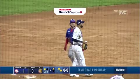 Mejores momentos del Tiburones de La Guaira contra Leones del Caracas 17-11-2022