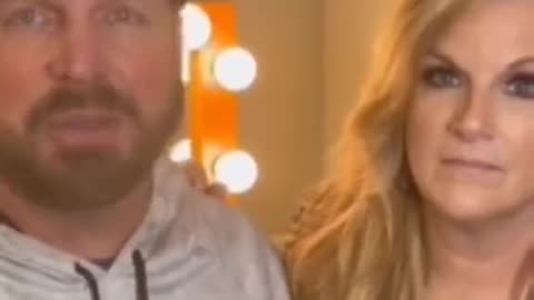 County singers Garth Brooks and Trisha Yearwood beg Americans to send a few dollars to Ukraine