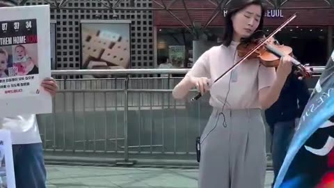 Beautiful! “Jerusalem of Gold” played by Korean violinist at Seoul Station.