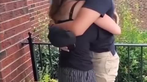 Short video, after 10 years later surprise bf gf crying 😍❤️♥️😭